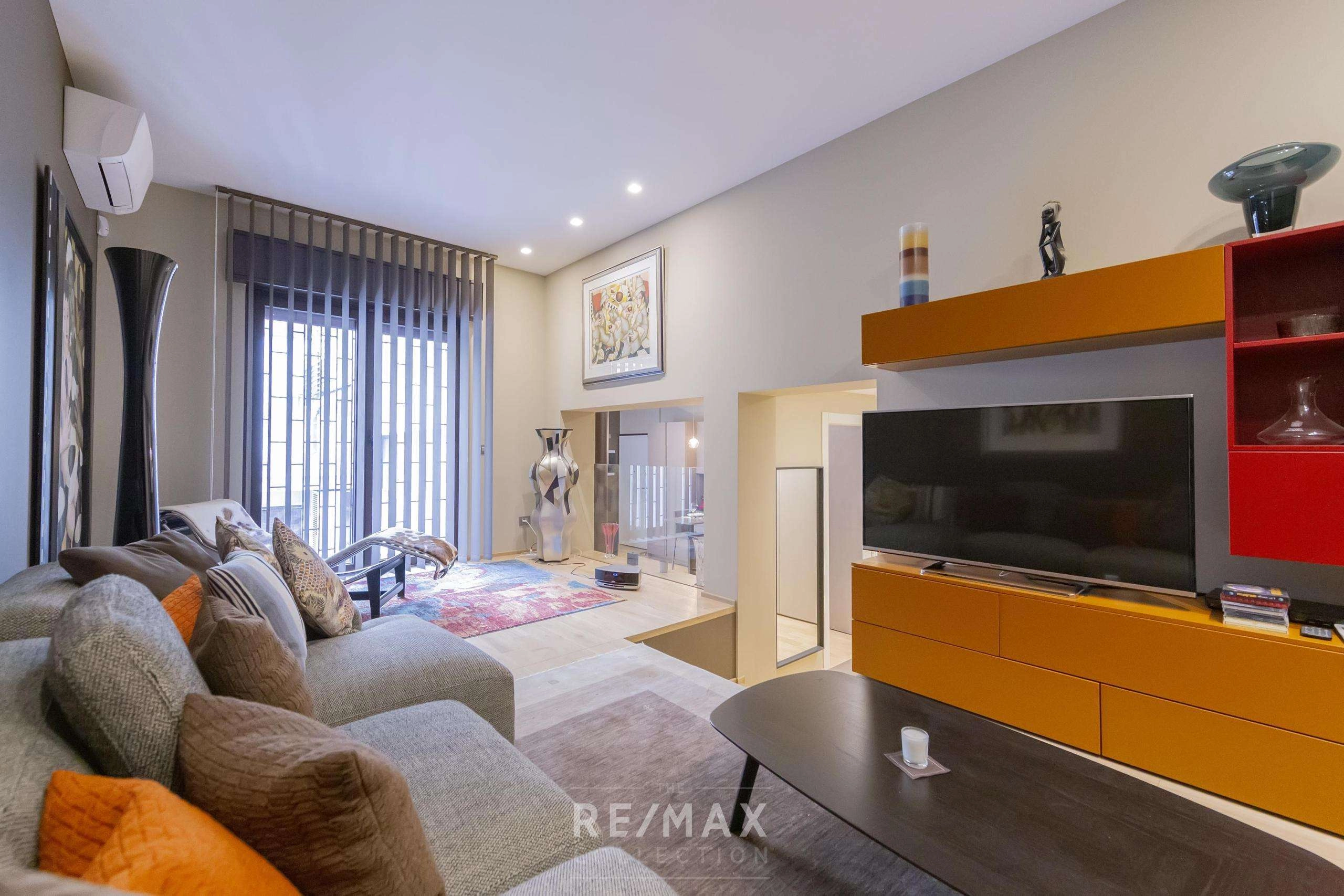 new-and-prestigious-apartment-renovated-with-garage-area-city-life-milan