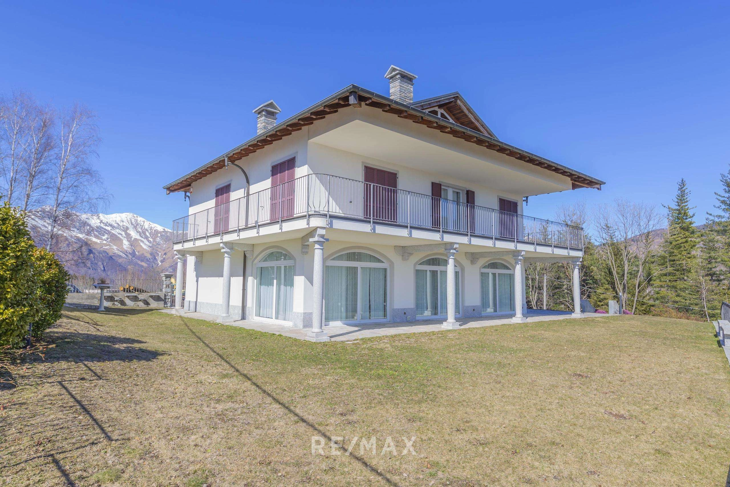 villa-del-sole-pian-di-sole-premeno-villa-independent-with-garden-lake-maggiore-lake-view-prestige