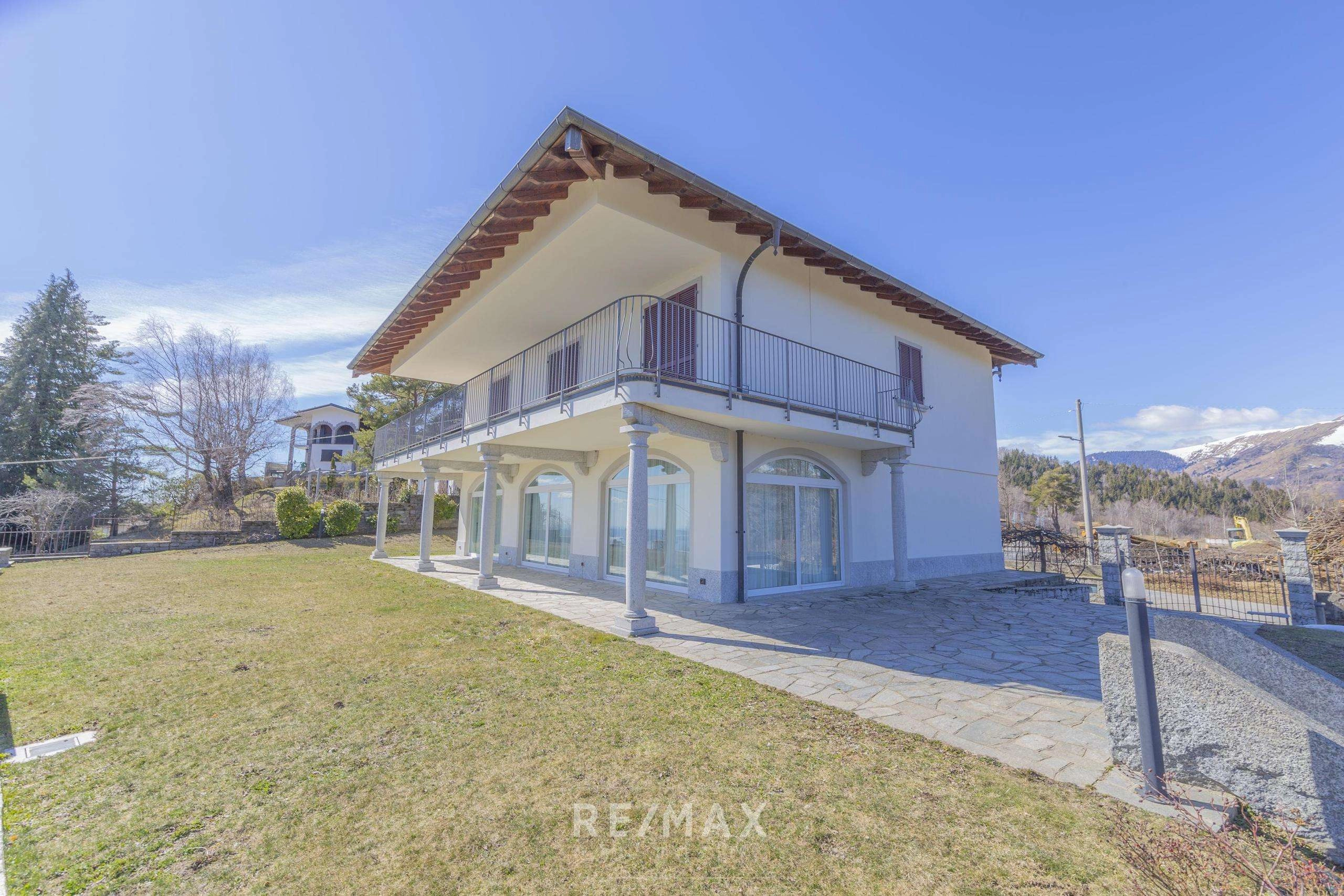 villa-del-sole-pian-di-sole-premeno-villa-independent-with-garden-lake-maggiore-lake-view-prestige